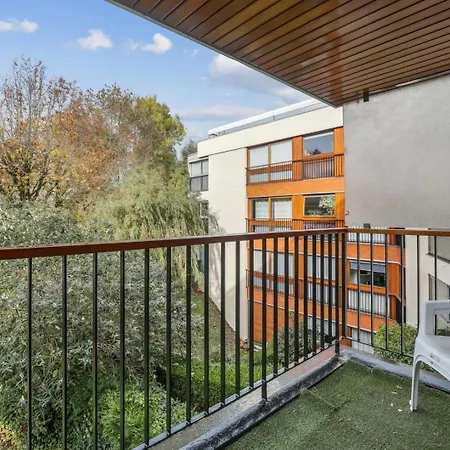 Le Chesnay: Verdure Et Calme A 2 Pas De Versailles